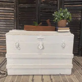 Vintage White Trunk